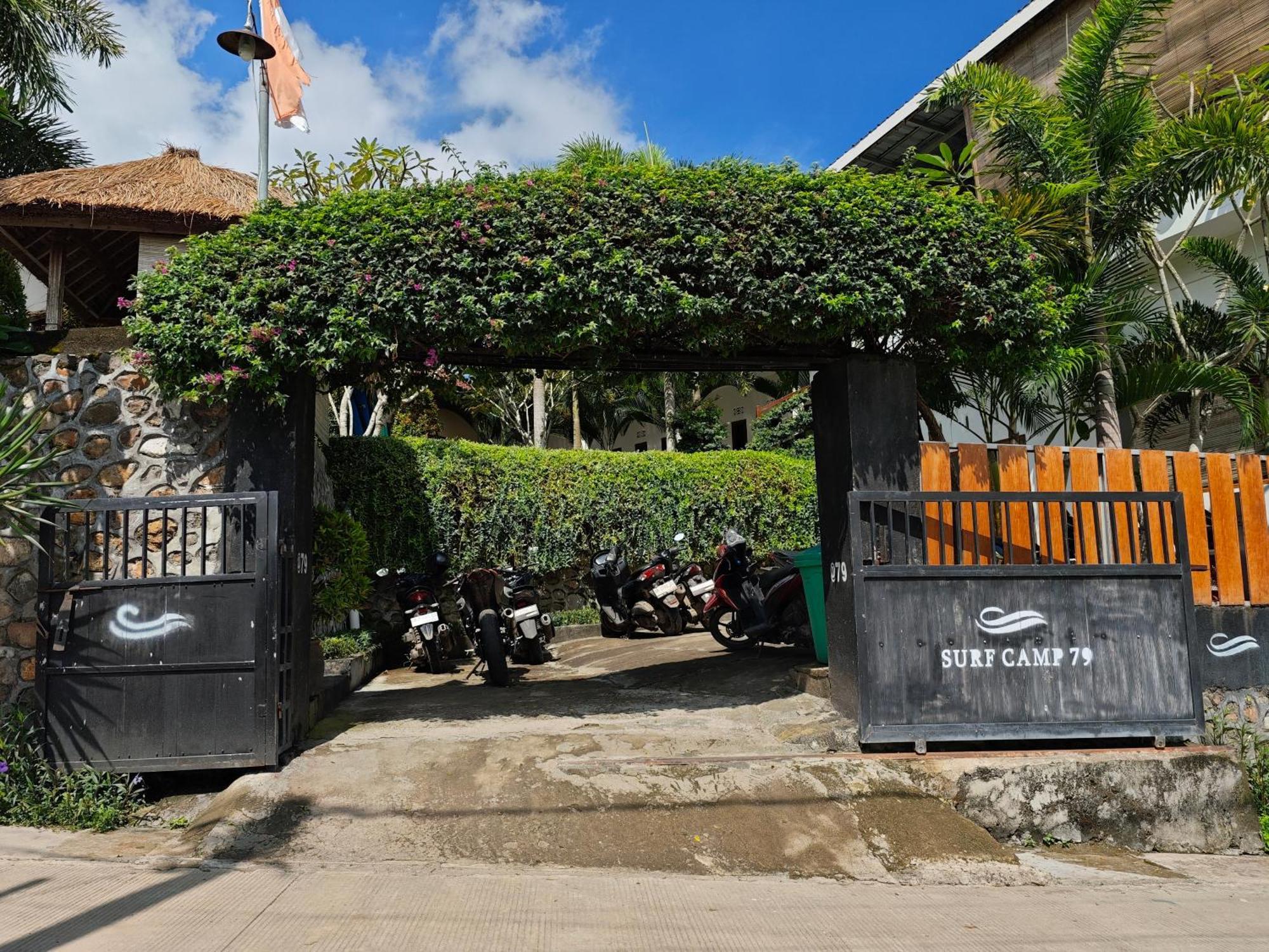 Hotel Surf Camp 79 Kuta  Exteriér fotografie